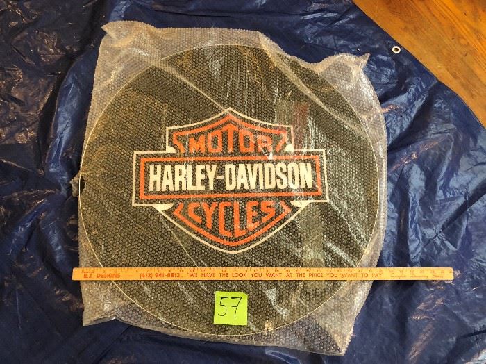 Harley Davidson Table Top https://ctbids.com/#!/description/share/48296