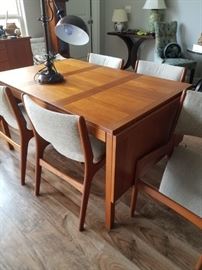 Danish Modern Drop Leaf Dining Table by Vejle Stole Møbelfabrik