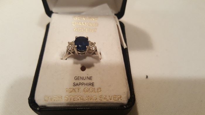 Sapphire and diamond 18K white gold ring