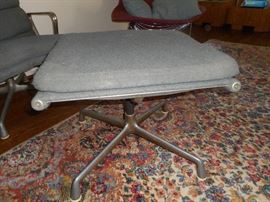 Herman Miller Ottoman