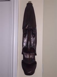 ARTWORK OF CARVED WOOD FACE: Height: 27".