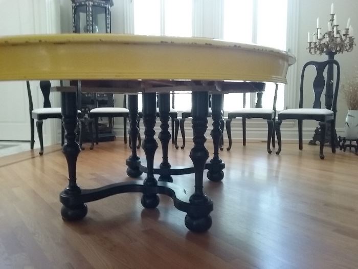 - ANTIQUE PAINTED OVAL OR ROUND, SOLID, HEAVY EXPANDABLE/ADJUSTABLE DINING TABLE WITH WOOD PEDESTAL BASE. ROUND TABLE. INSERT 4 LEAVES FOR OVAL TABLE. Width: 51”. Length: 95”. Height: 29”.  With no leaves: 52” diameter. Top needs painting. 