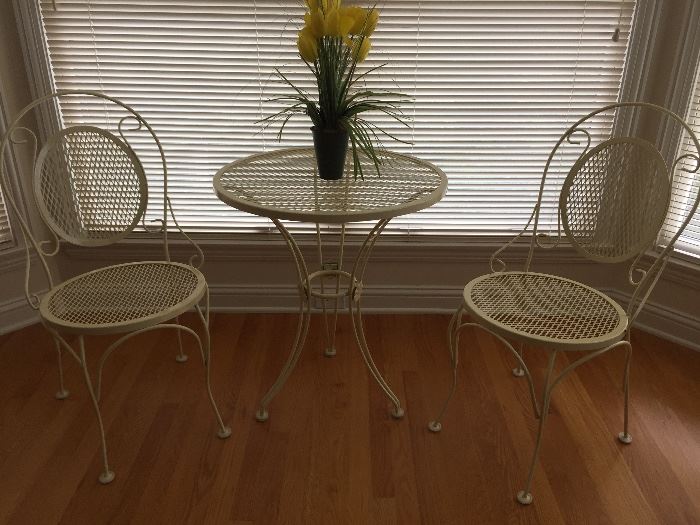 YELLOW ICE CREAM PARLOR METAL TABLE AND TWO CHAIRS FOR INDOOR OR OUTDOOR: Table diameter: 24". Height: 28"