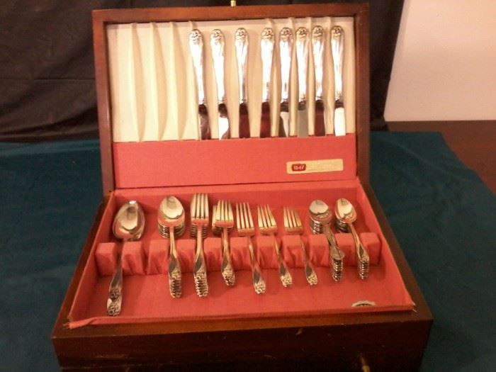 Silver Plated Flatware http://www.ctonlineauctions.com/detail.asp?id=760049