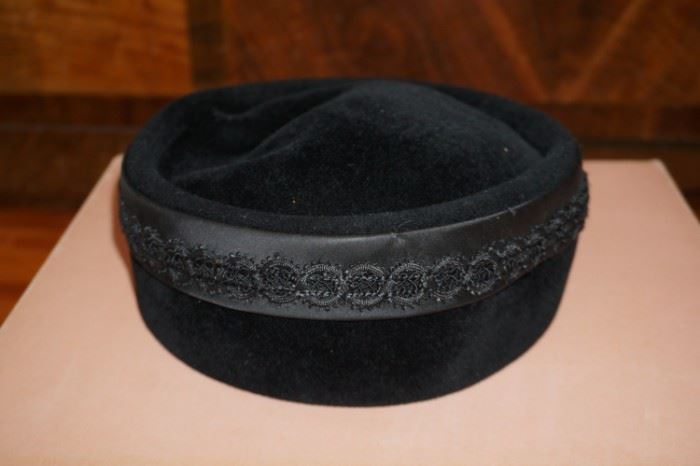 Vintage Pillbox Hat Black