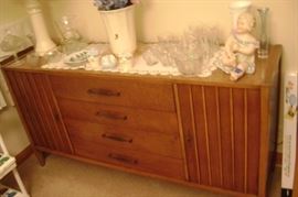 MID CENTURY "PORTRAIT BY KELLER" BUFFET