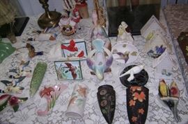 A COLLECTION OF LOTS OF FLOWER "WALL POCKETS"