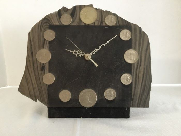 Battery Operated Clock with Stand          https://ctbids.com/#!/description/share/49247
 