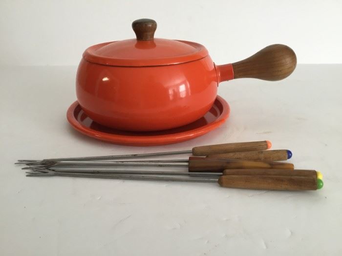 Fondue Pot with Tray and Fondue Forks https://ctbids.com/#!/description/share/49189