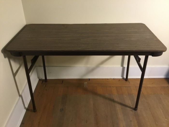 Folding Table https://ctbids.com/#!/description/share/49371