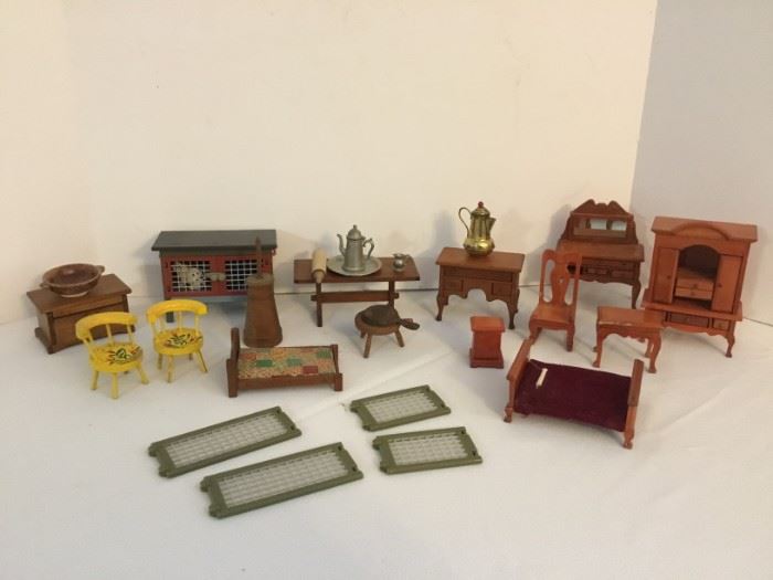 Doll House Furniture, Plastic Chicken Coop, & Yard https://ctbids.com/#!/description/share/49373