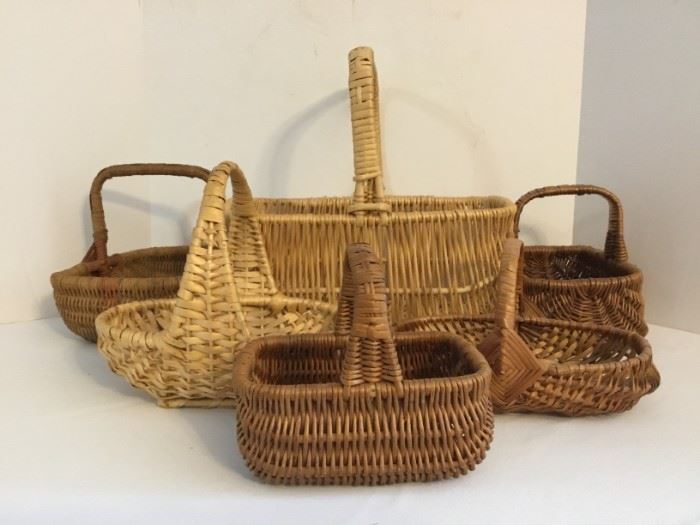 Assortment of 6 Baskets https://ctbids.com/#!/description/share/49377