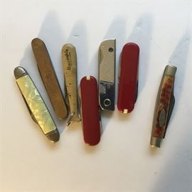 Collection of Miniature Folding Pen Knives https://ctbids.com/#!/description/share/49444