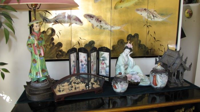Beautiful Asian bar, antique porcelain lamp, miniature screen. 