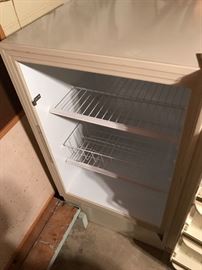 Midsize floor model freezer