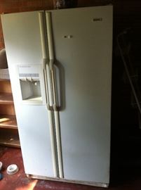 Side by side refrigerator