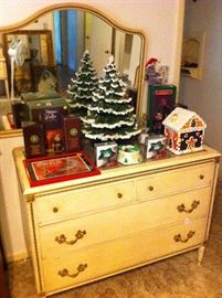 Dresser, Christmas, Ceramic Christmas tree