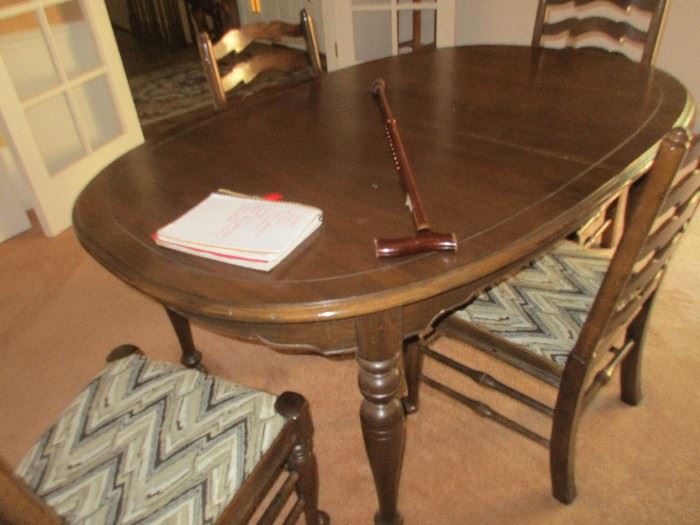 TABLE DINING ROOM