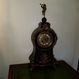 French ? clock, working