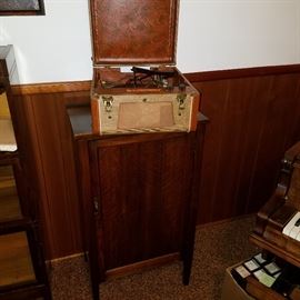 Piano roll cabinet and phonograph
