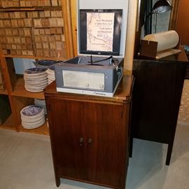 Music cabinet, Phonograph