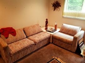 Class sectional with queen sofa bed 