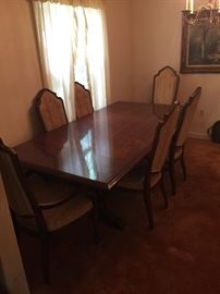 Quality Dining table with 2 captains chairs and 4 side chairs