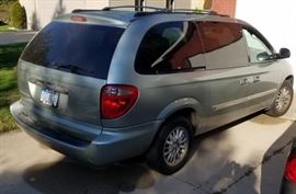2004 Chrysler Town & Country minivan, Touring version - 28,000 miles