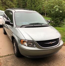 2004 Chrysler Town & Country Touring minivan with 28,000 miles.  VIN # 2C4GP54L64R528696