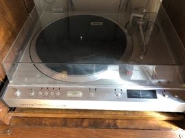 Rare vintage Sony direct drive turntable PS-2251