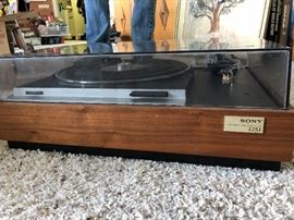 Vintage Sony direct drive turntable PS-2251