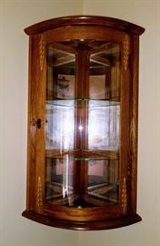 Corner curio cabinet with key  *ENTRY WAY*