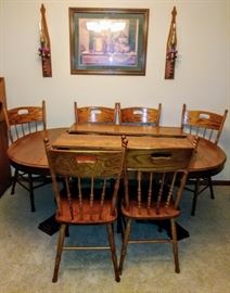 Wooden table with 6 chairs and 2 leaves  *DINING ROOM*