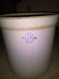 #6 crock  *LIVING ROOM*