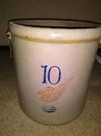 Red Wing #10 crock  *LIVING ROOM*