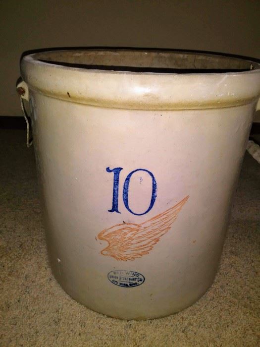 Red Wing #10 crock  *LIVING ROOM*