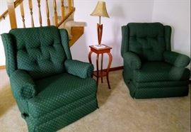 2 rocker/recliners, beautiful fern stand, & cool wooden lamp  *BASEMENT*