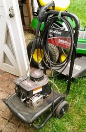 John Deere TRS21 snow blower  *BACK PATIO*