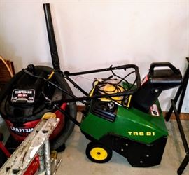 Craftsman 16 gal. wet/dry vac & John Deere TRS21 snow blower  *GARAGE*