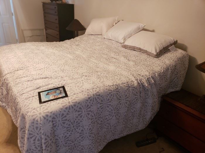 adjustable king bed