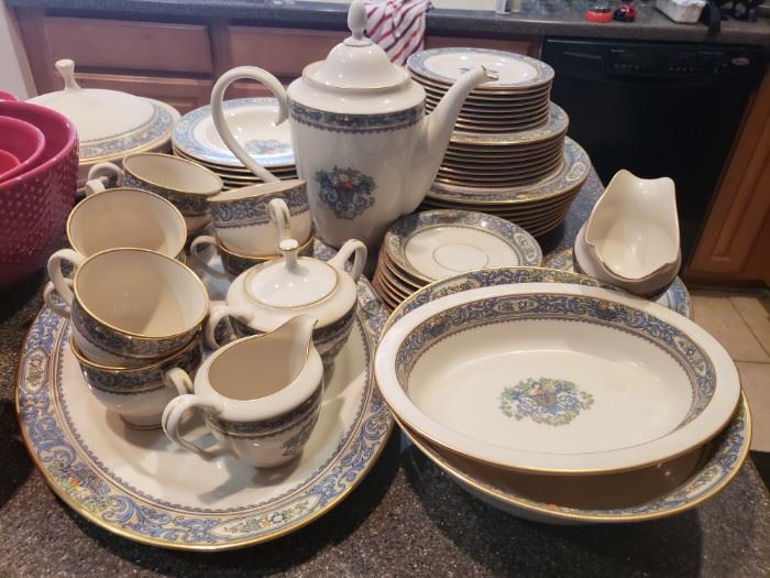 Lenox Autumn Dish set service for 8