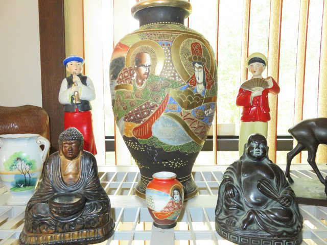 Satsuma Moriage Vase