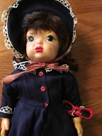 Check out her sunglasses!