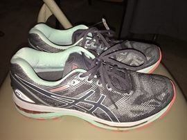 Asics size 9 1/2