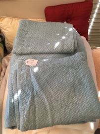 King coverlet and shams