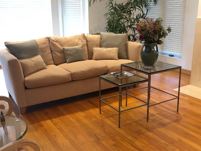 Kreiss sofa