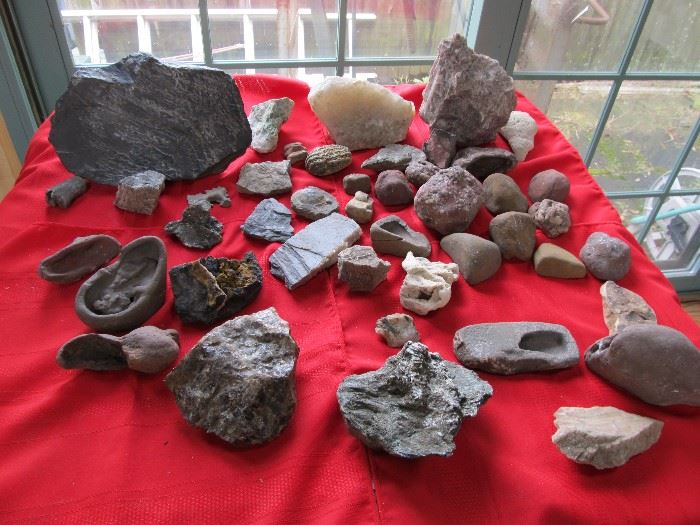 LARGE MINERAL COLLECTION