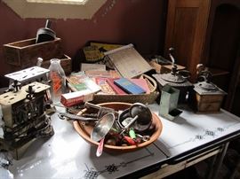 ASSTD. VINTAGE KITCHEN ITEMS