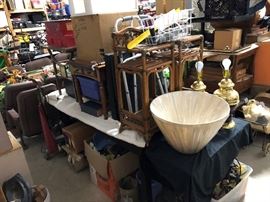 another look at the stuff on the Ikea Table