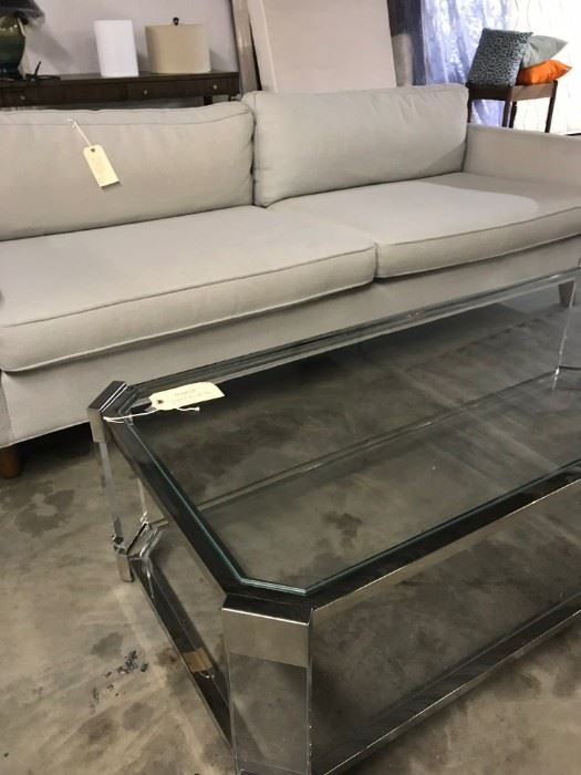 MITCHELL GOLD SOFA IN PALE GREAT AND CHROM AND GLASS COCKTAIL TABLE 